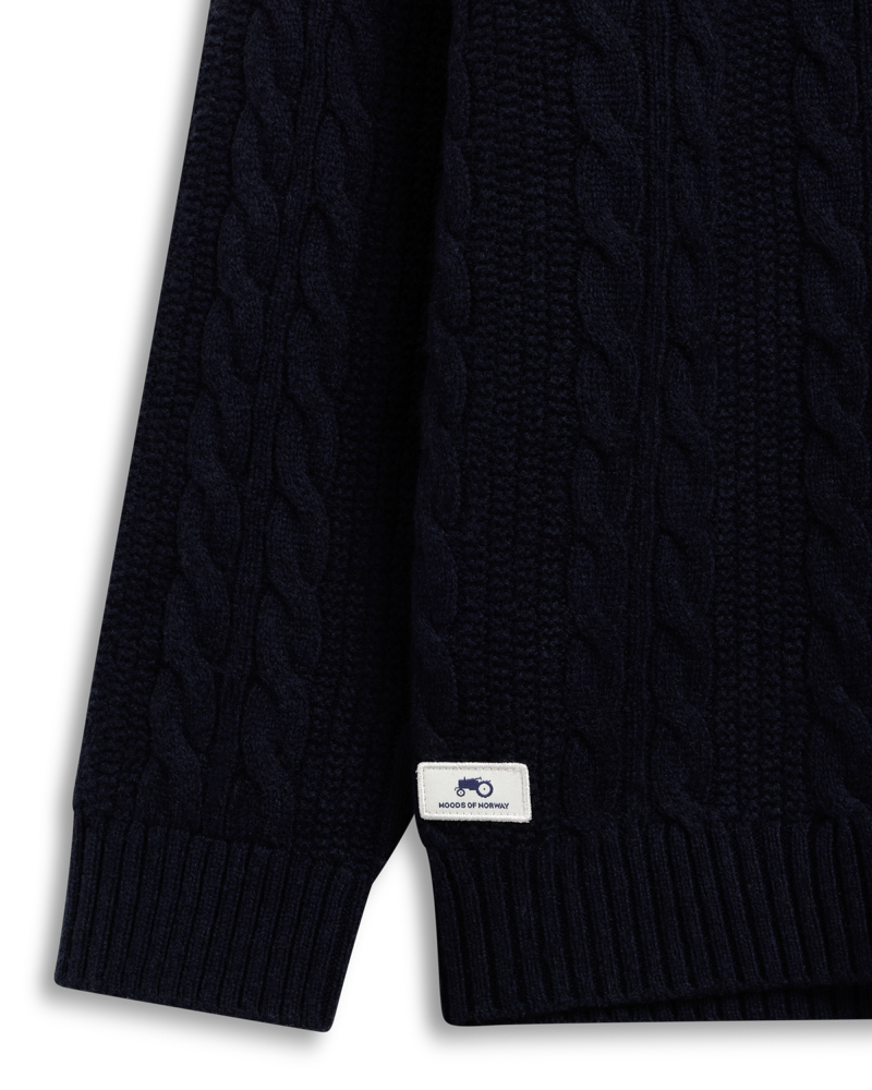 Knit R-Neck Cable