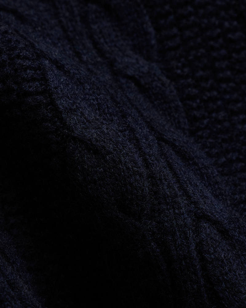 Knit R-Neck Cable