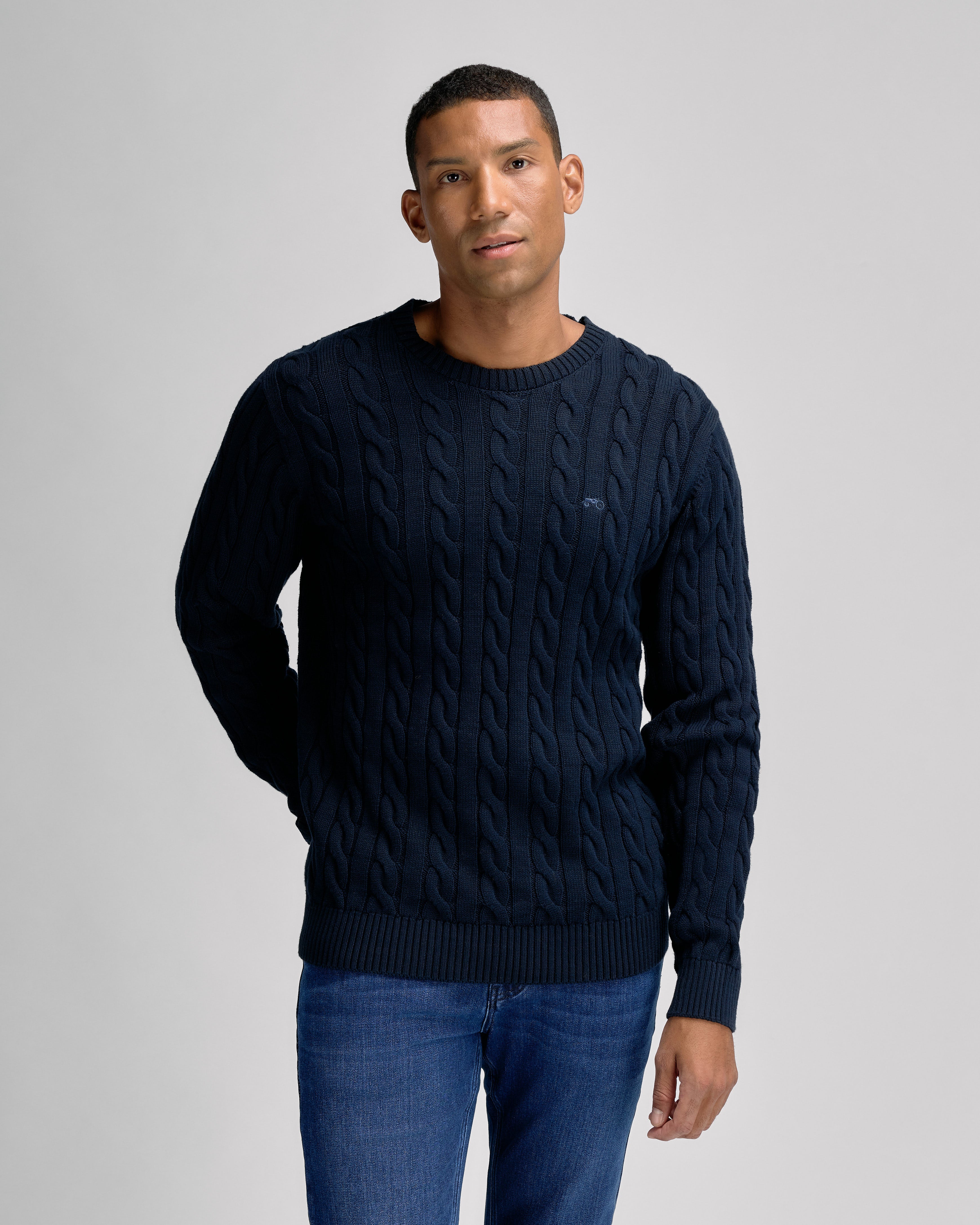 Knit R-Neck Cable