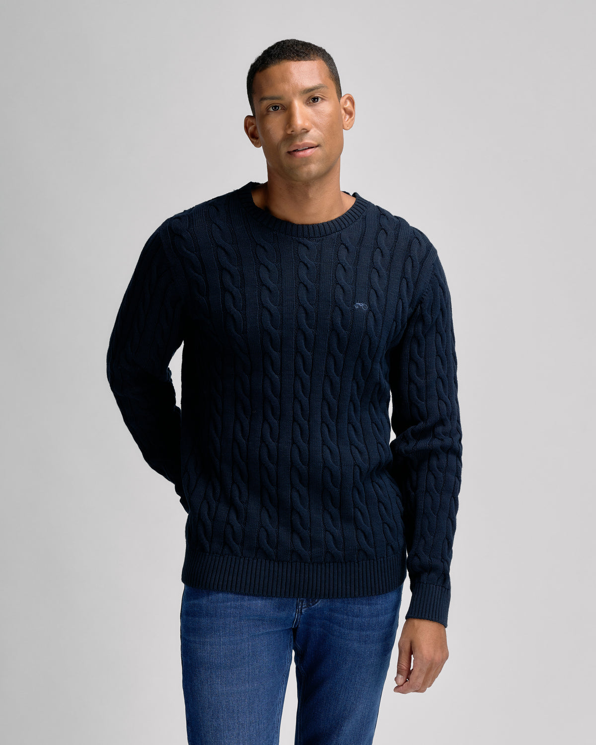 Knit R-Neck Cable