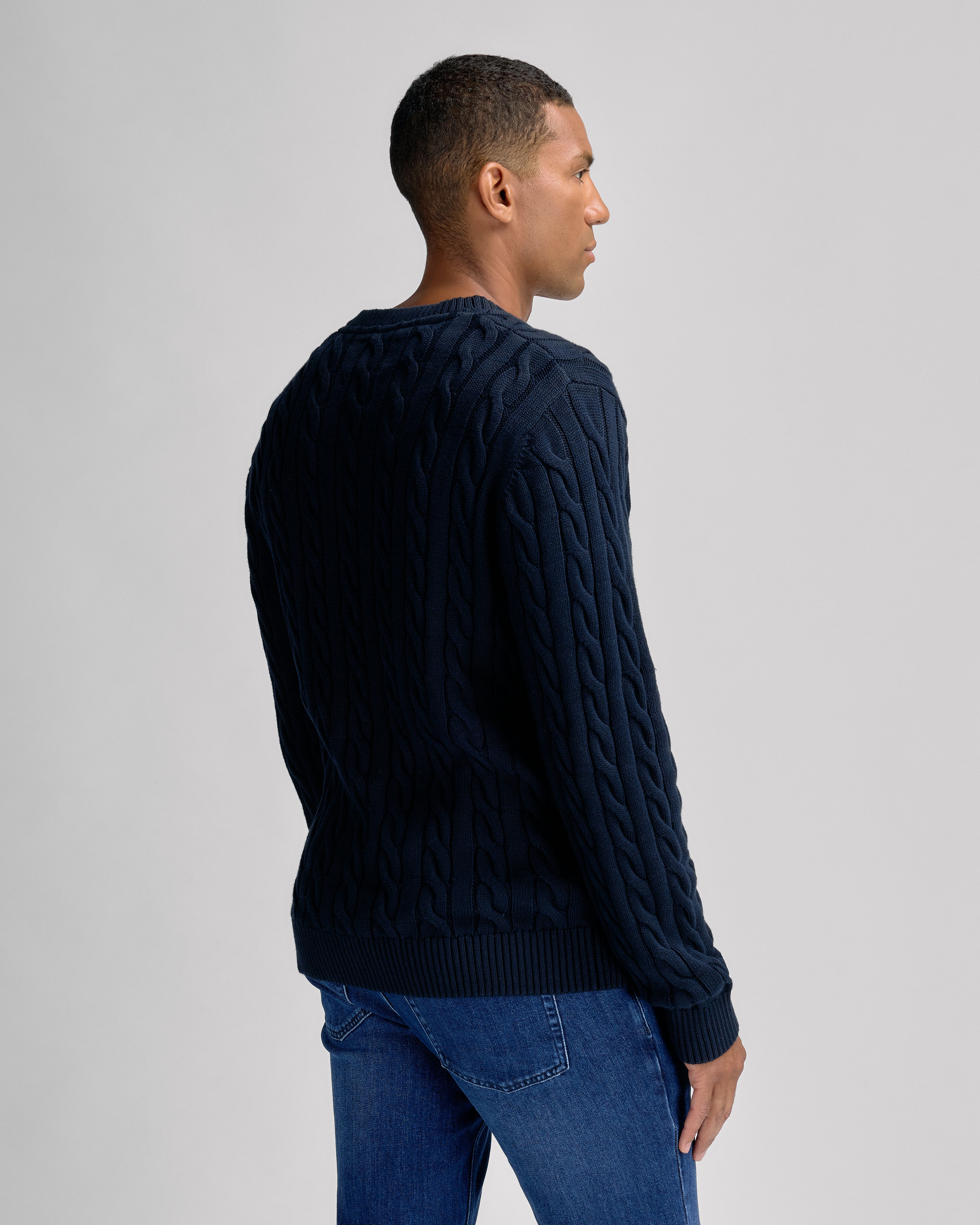 Knit R-Neck Cable