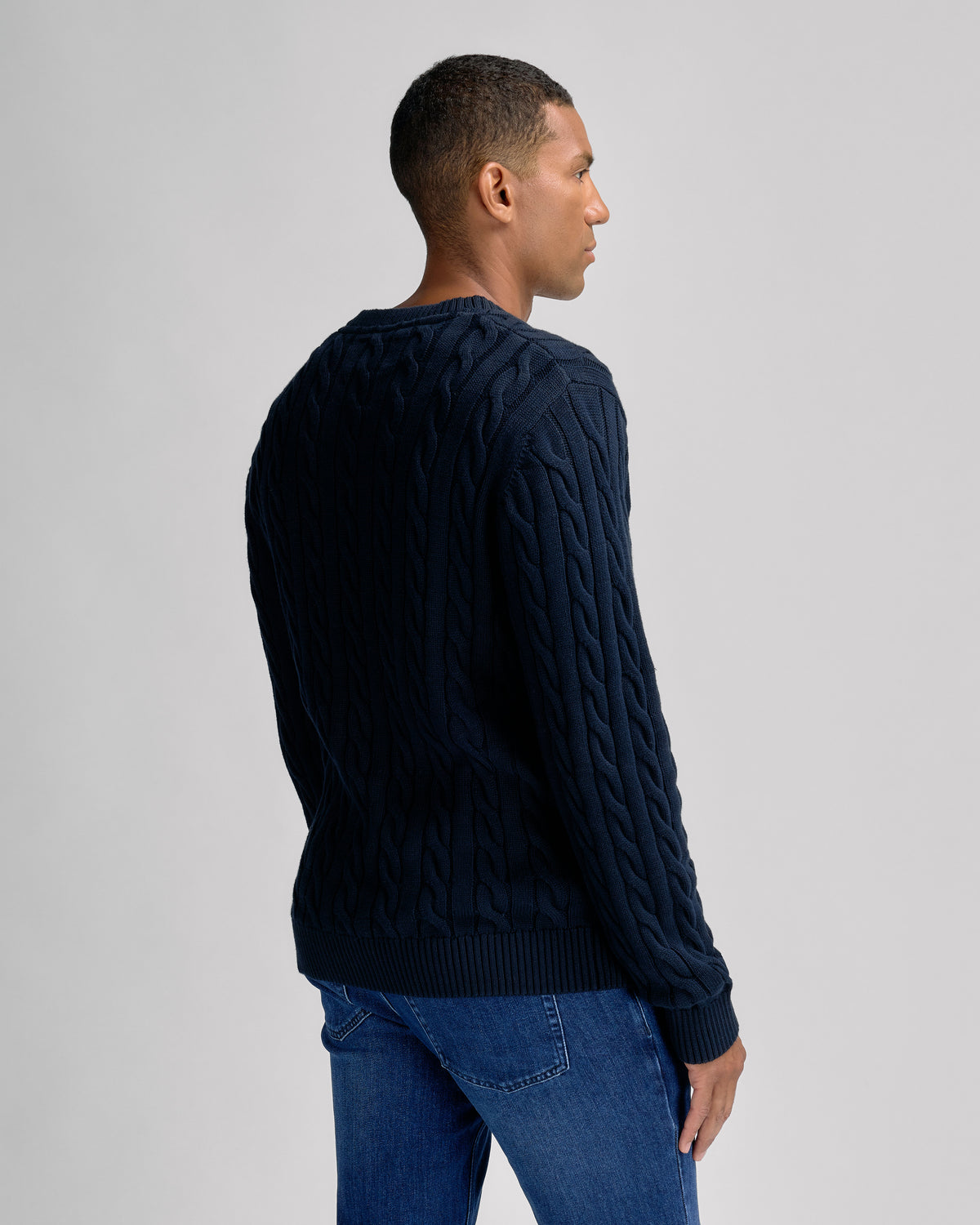 Knit R-Neck Cable